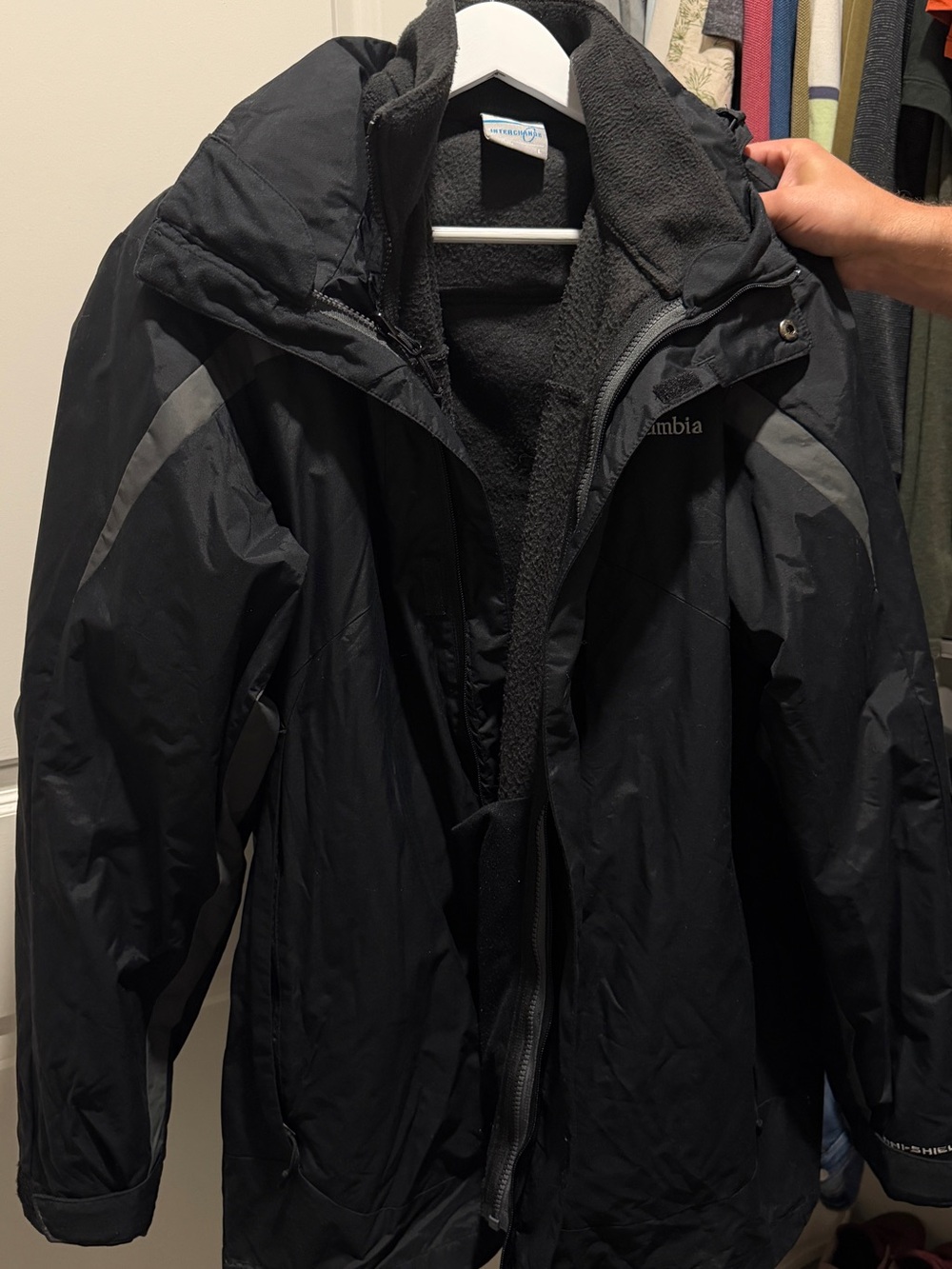 Columbia Black Men's Waterproof Hooded Raincoat